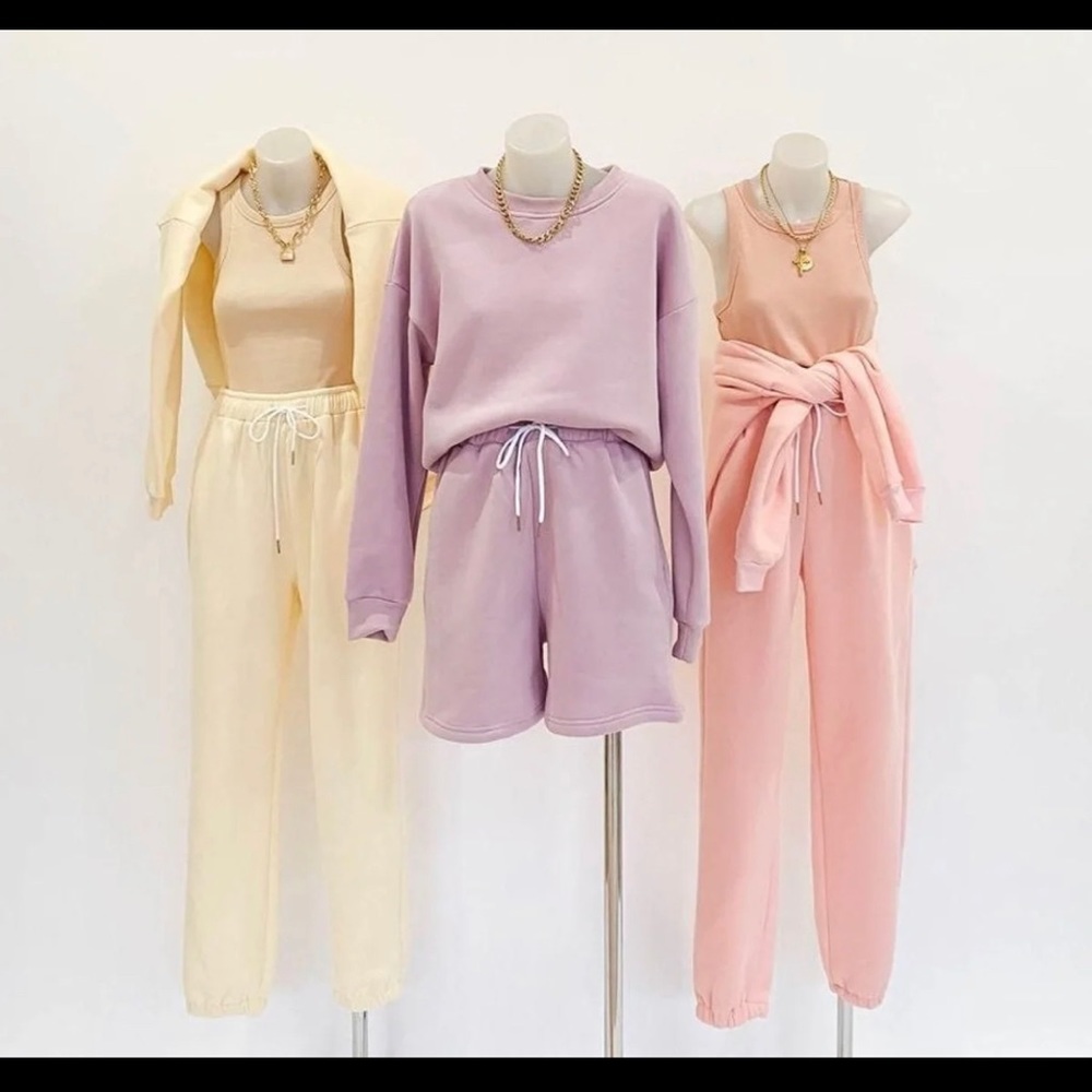 Lounge Set - image 1